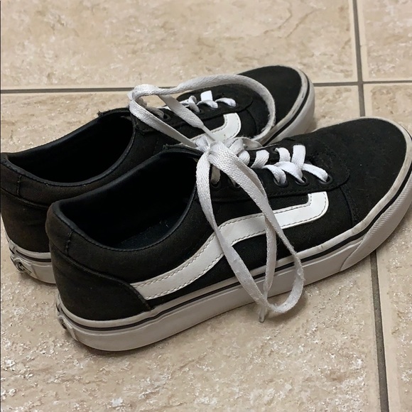 black n white vans